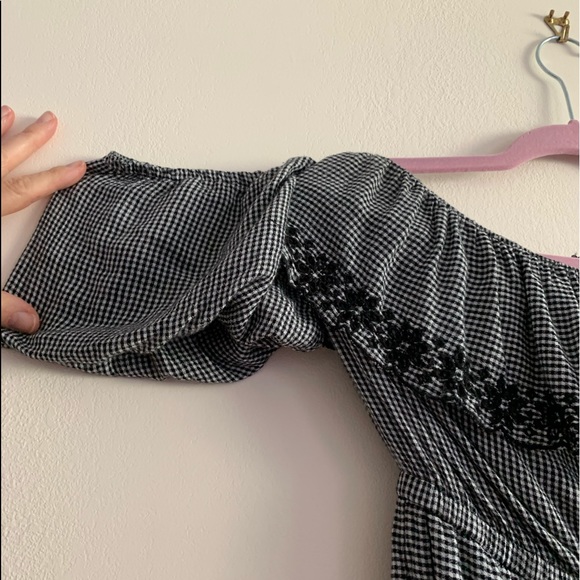 American Eagle gingham romper with pockets - Picture 3 of 5